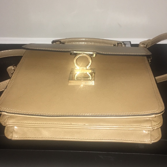 Code international handbag - Picture 7 of 8